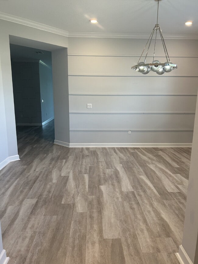 Building Photo - Gated 55+ community with lots of HOA amenities!