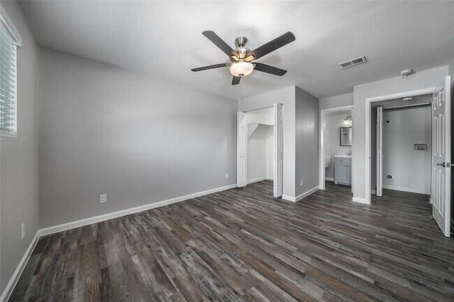 Building Photo - 4708 San Jacinto St