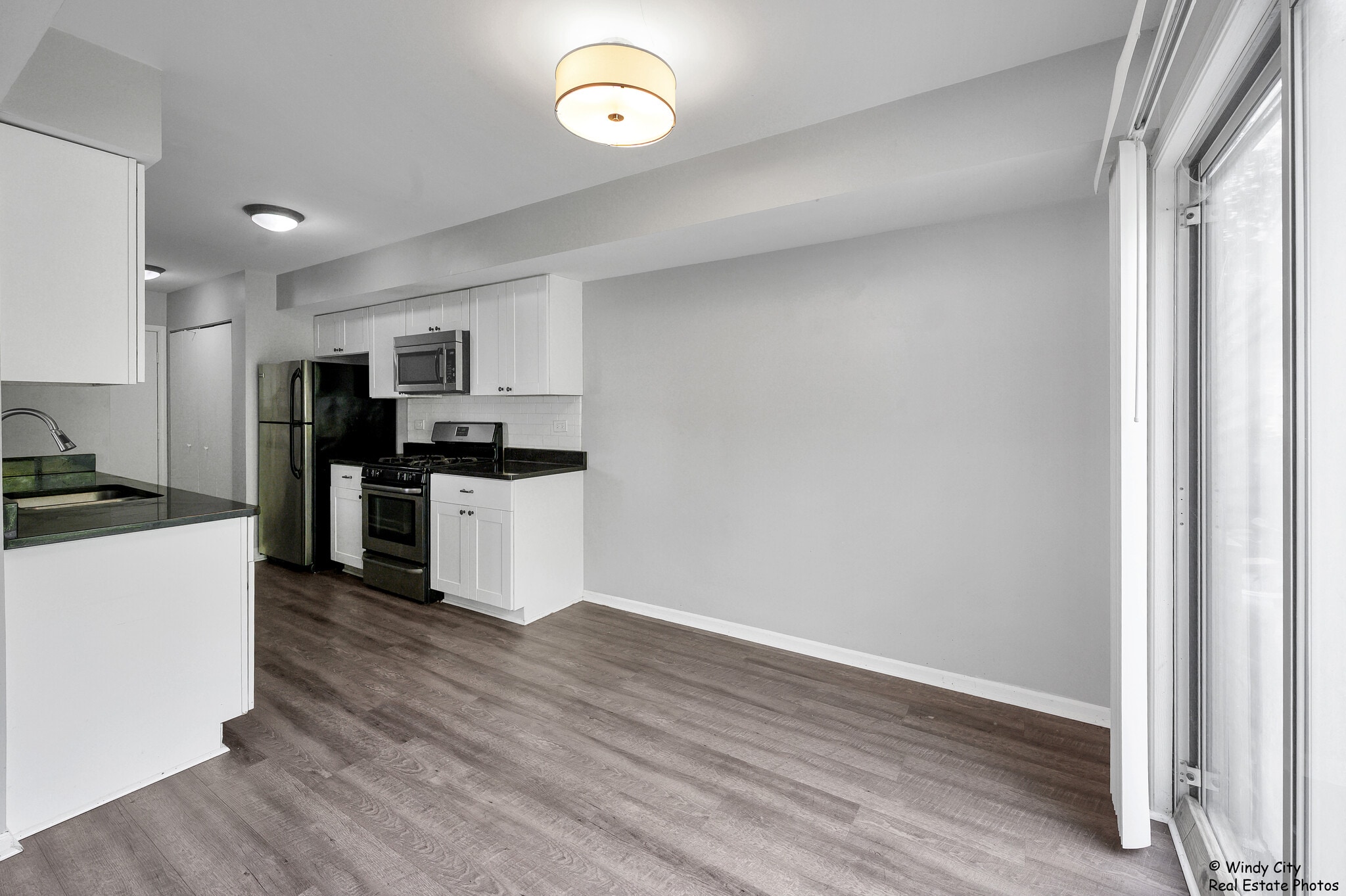 Building Photo - 240 Acorn Dr