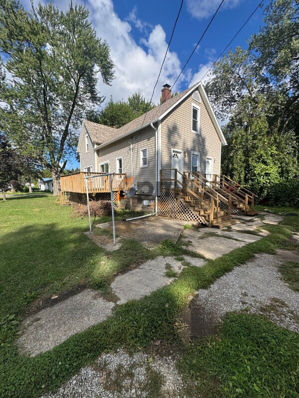 Primary Photo - 2122 Elston St