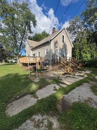 Building Photo - 2122 Elston St