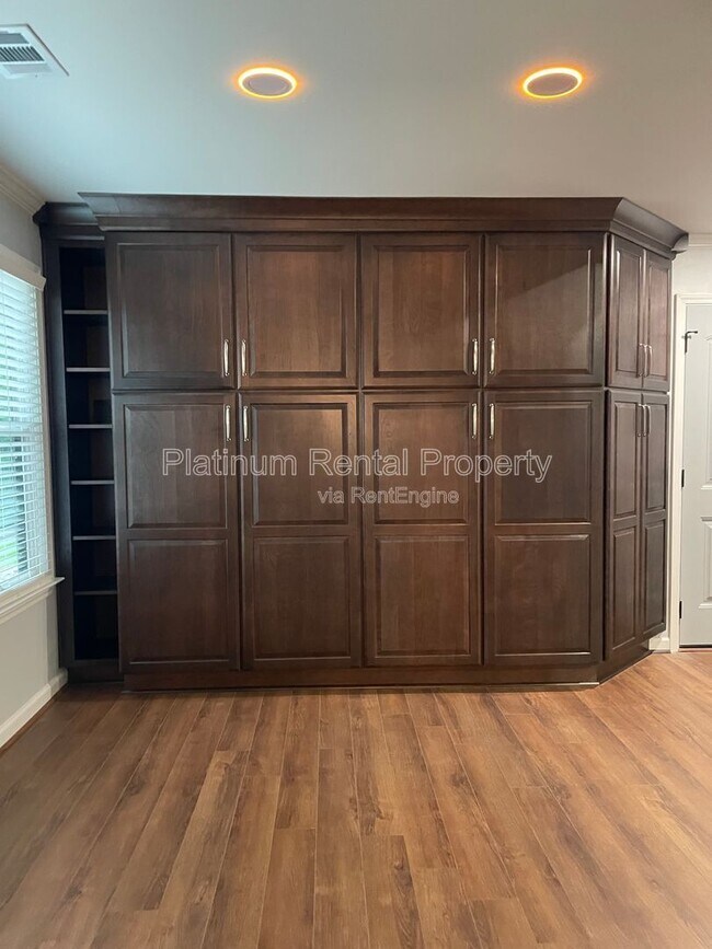 Building Photo - 1745 Berry Ct
