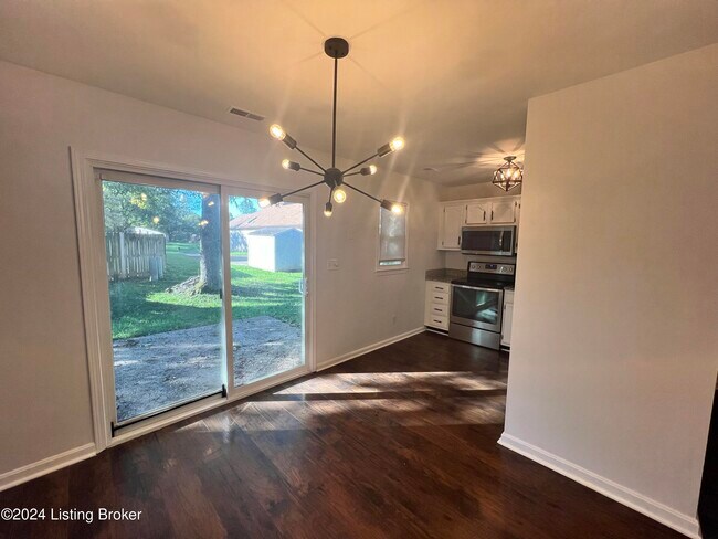 Building Photo - 10430 Going Ct