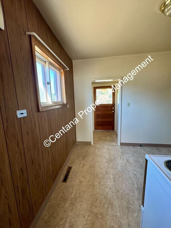 Building Photo - 1 Bed 1 Bath Located in the Flats