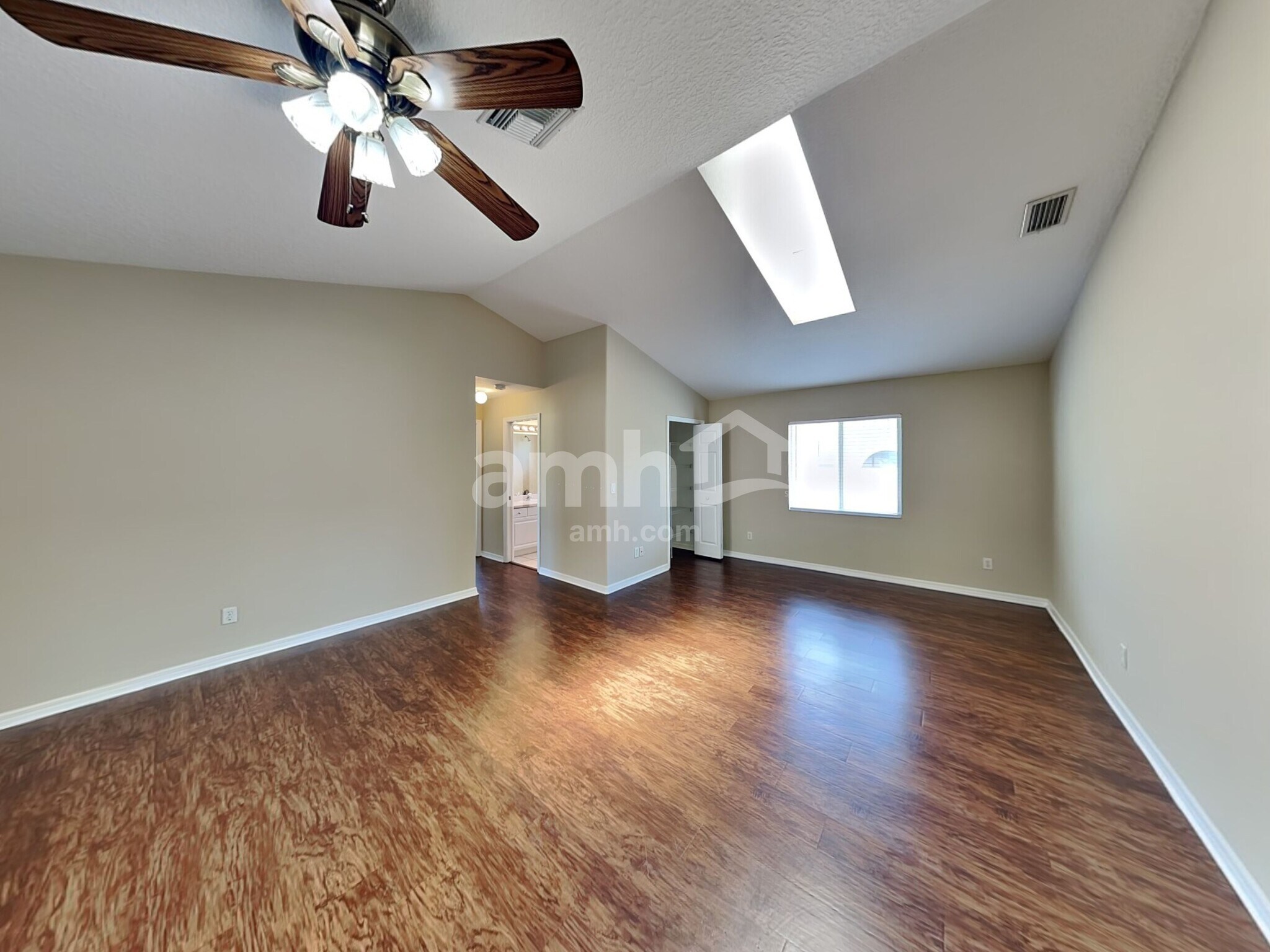 Building Photo - 6228 34th Pl E