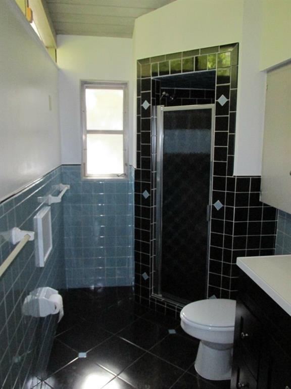 Building Photo - 506 W 7th St