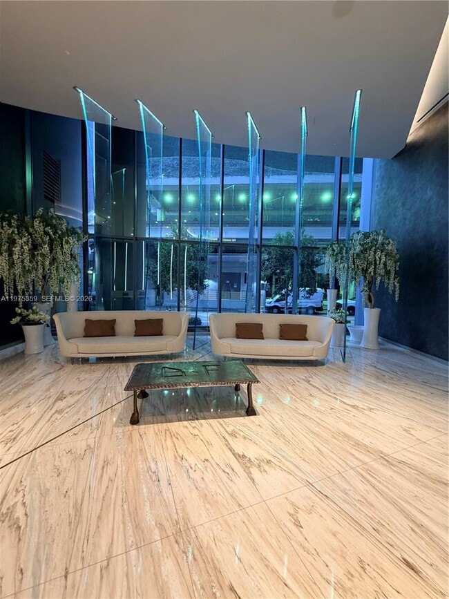 Building Photo - 1000 Brickell Plaza