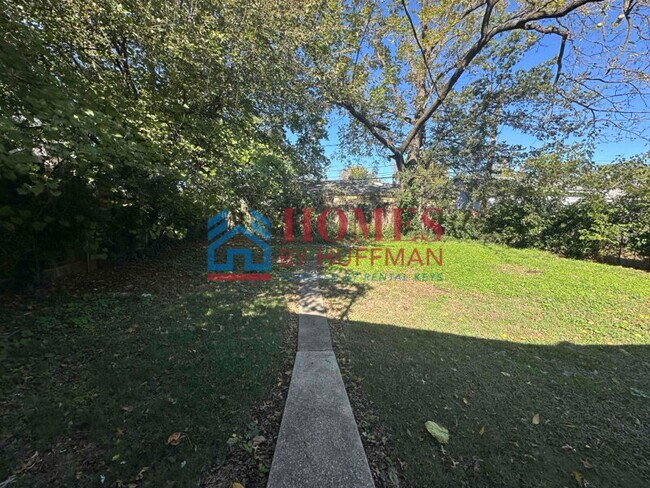 Building Photo - Two Bedroom House | Completely Updated