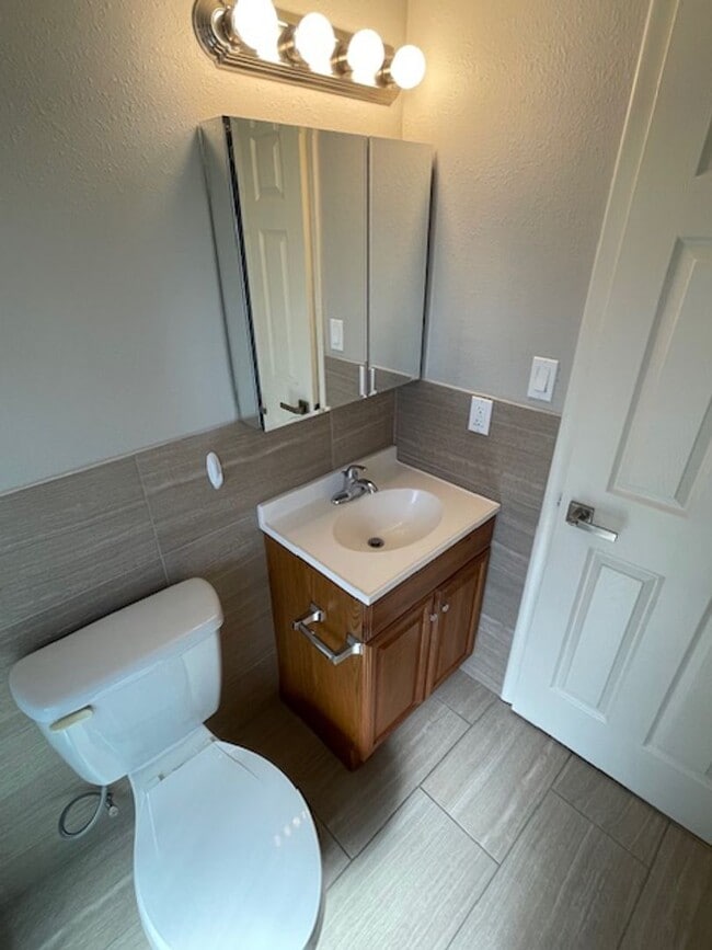 Building Photo - Modern Comfort Meets Stylish Living in This Updated Sparks Home!
