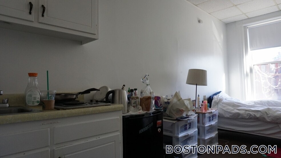 Building Photo - 854 Beacon St