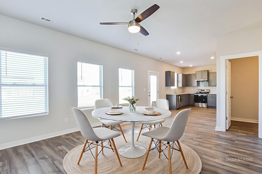 Building Photo - 26242 Beech Grv Ln NW