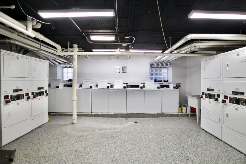 Building Photo - 3300 W Schubert Ave
