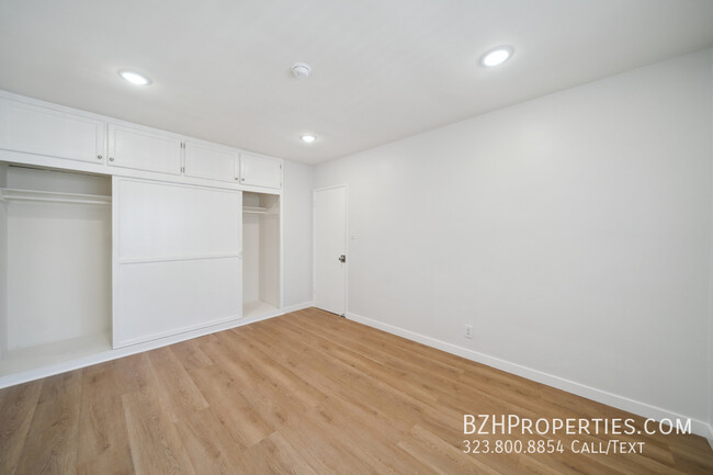 Building Photo - 1206 Hayworth Ave