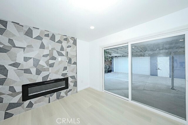 Building Photo - 2149 Victoria Dr