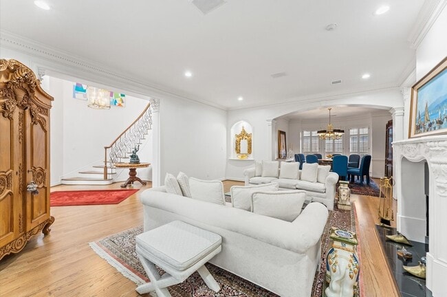 Building Photo - 2222 Nantucket Dr