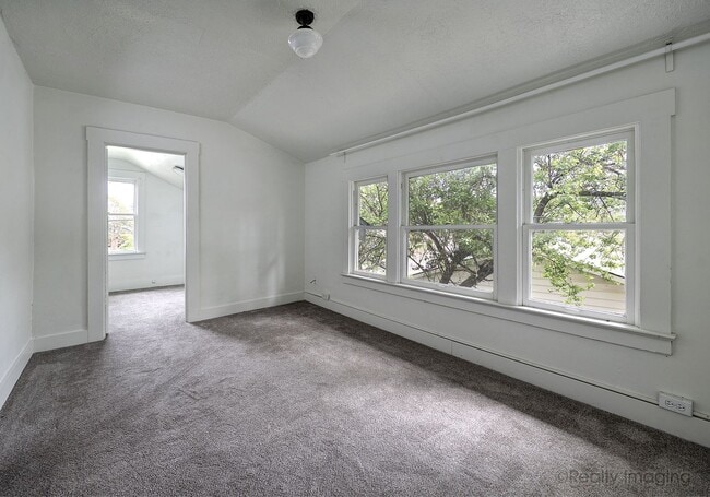 Building Photo - 6015-6017 SE 99th Ave