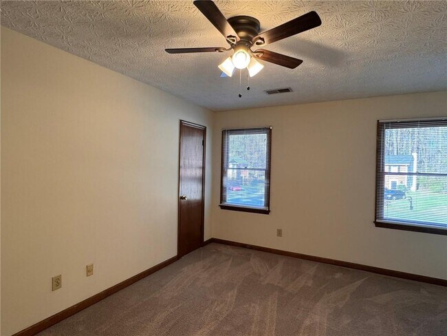Building Photo - 1118 Booth Ct SW