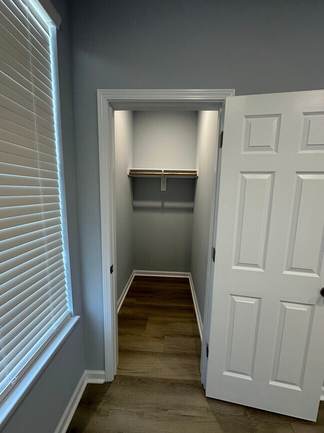 Building Photo - 517 Cardamon Ct