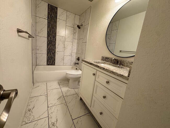 Building Photo - Academy Acres North 3 Bed Ready Now!