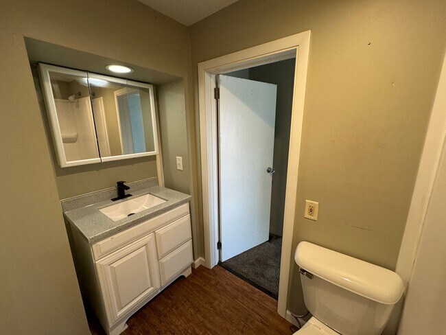 Building Photo - Spacious 3-Bedroom, 1-Bathroom Home with Pole Building – $1,525/Month