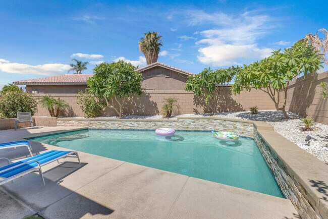 Building Photo - 79200 Violet Ct