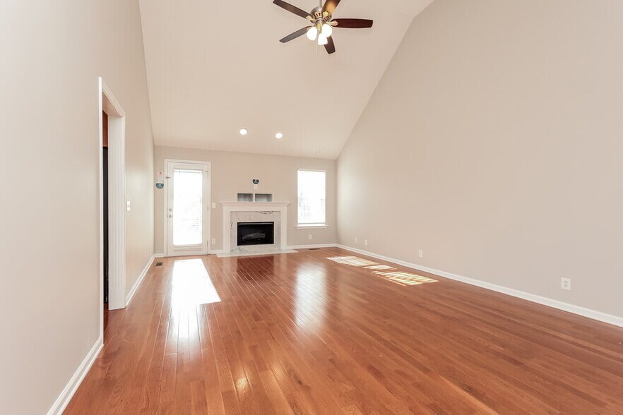 Building Photo - 7136 Legacy Dr