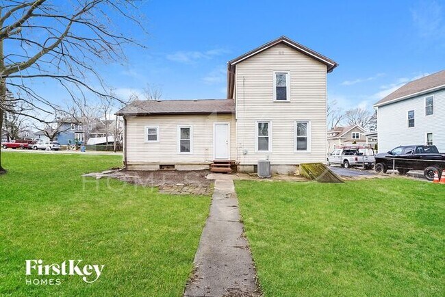 Building Photo - 130 Warren Ave