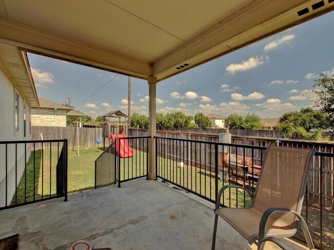 Building Photo - 4101 Pebble Ridge Cove