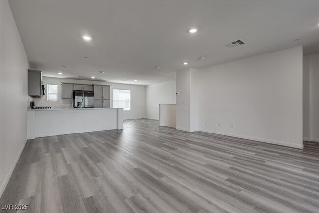 Building Photo - 3800 Enchanted Sky St