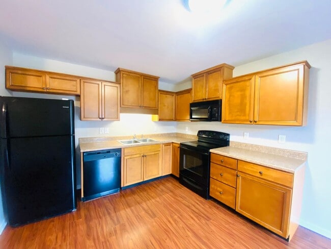 Building Photo - 1728 Thistlewood Dr