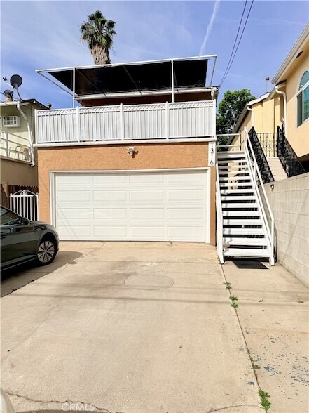 Building Photo - 1316 N Hollywood Way