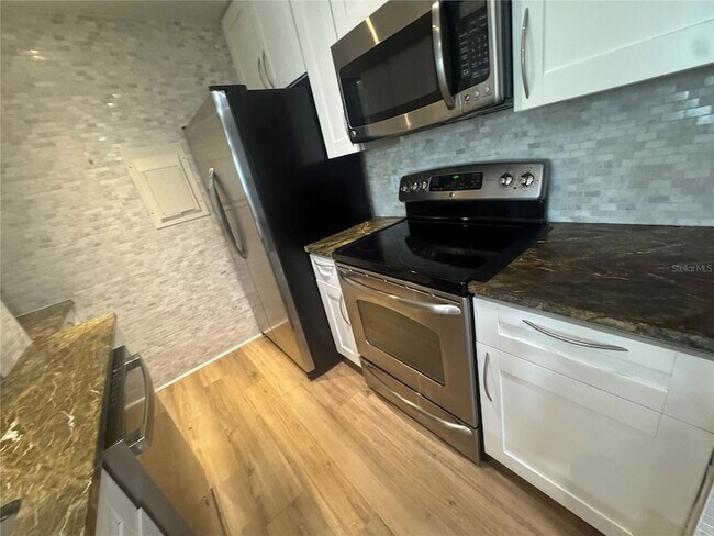 Building Photo - 1400 Gandy Blvd N