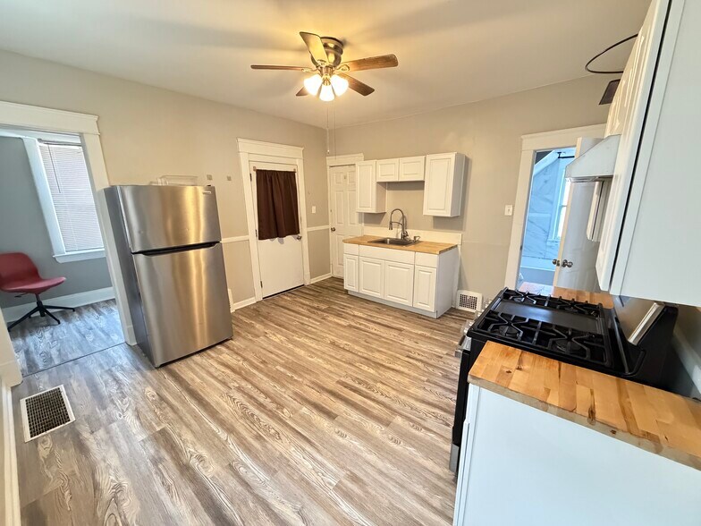 Building Photo - 2105 Murray Hill Rd