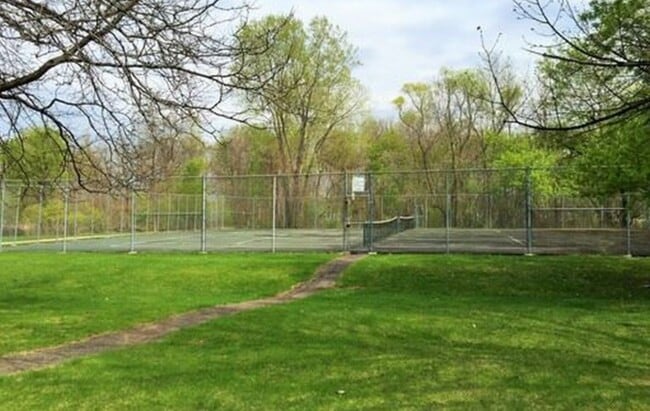 Building Photo - 362 W Eagle Lake Dr