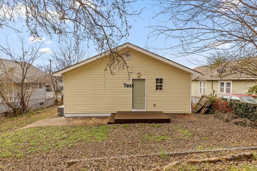 Building Photo - 419 W Bell Ave
