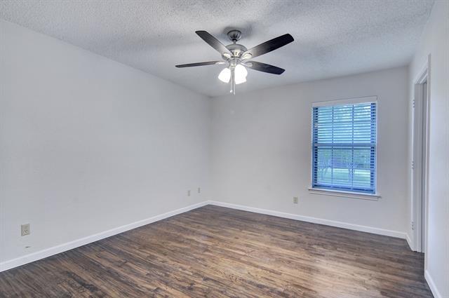 Building Photo - 2501 Glenhaven Dr