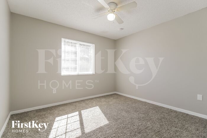 Building Photo - 556 Big Sioux Ct