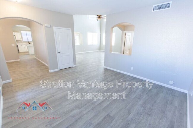 Building Photo - 16627 W McKinley St