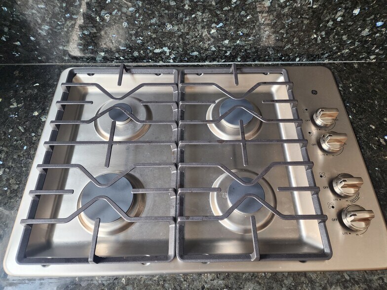 New Appliances ( Stove top & Fridge) - 13259 Maple Ave