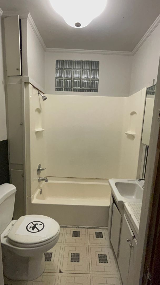 Building Photo - 901 Cottage Ave