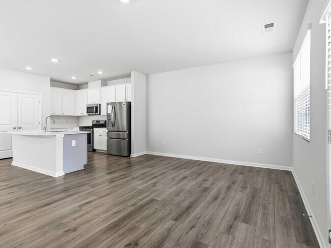 Building Photo - 211 Stellate Pl