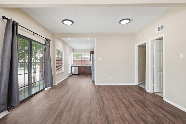 Building Photo - 608 Fiesta Cir