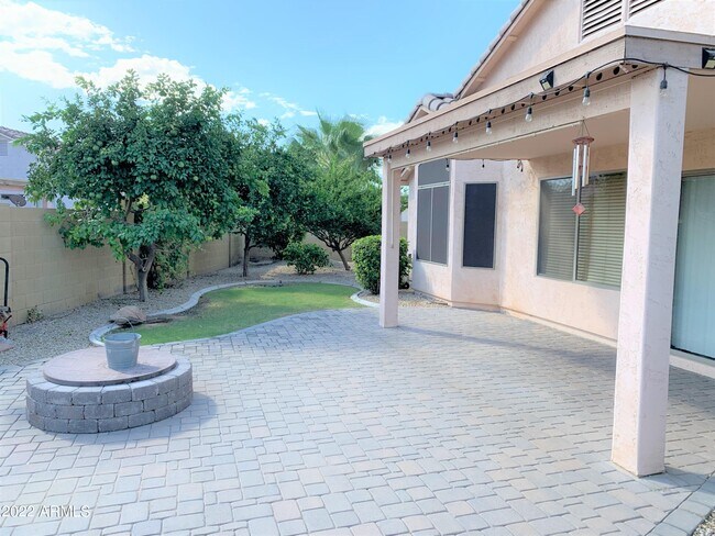 Building Photo - 1273 N Exeter St