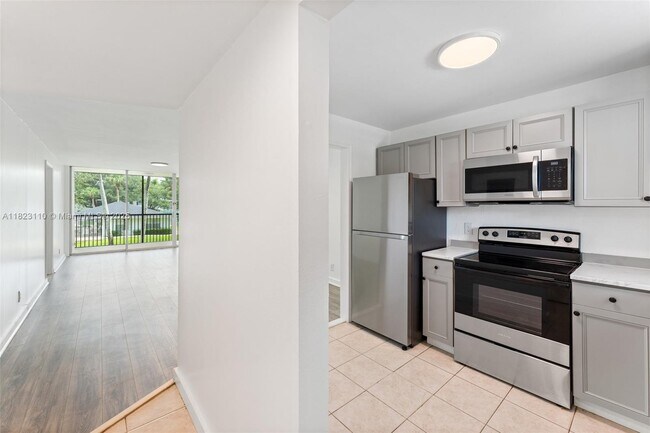Building Photo - 5100 SW 64th Ave