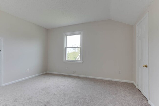Building Photo - 1121 Nipigon Ct