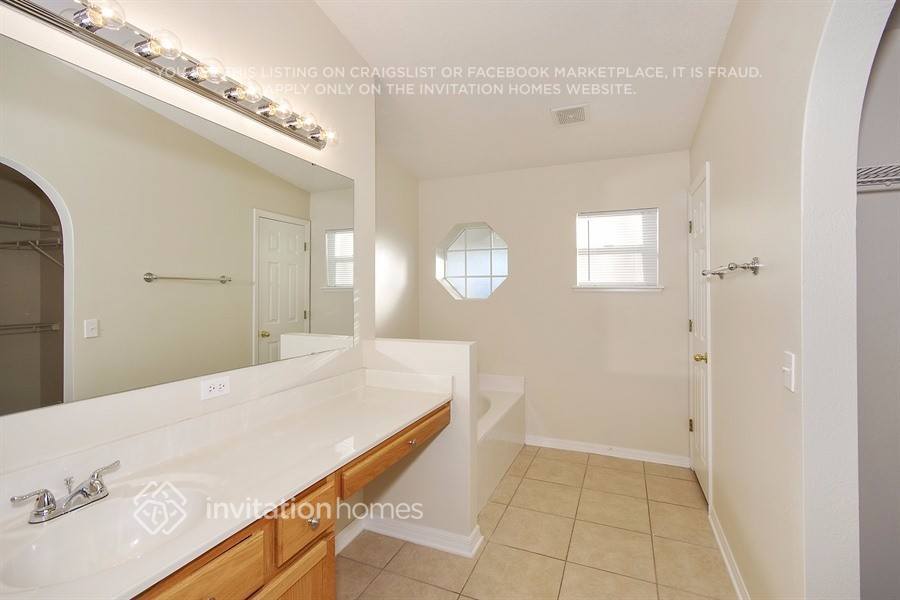 Building Photo - 159 Velveteen Pl