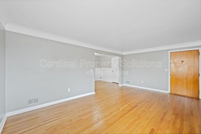 Building Photo - 5520 Bosworth Pl