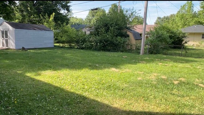 Building Photo - Recently Remodeled 3 Bed / 2 Bath near Mercy Hospital