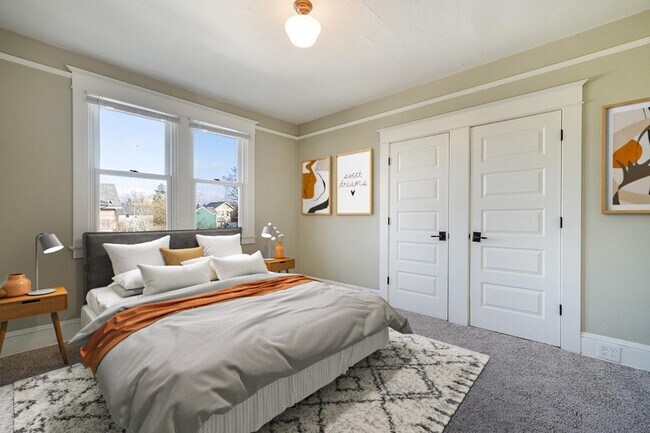 Building Photo - 5324 N Maryland Ave