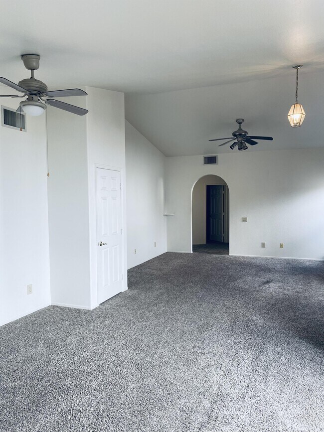 Building Photo - 2964-P2964 W Laquila Aerie